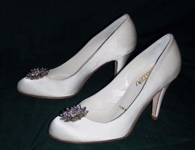 Bridal by Butter Chutes White Satin Pumps Women Size 5.5 M High Heel Shoes, NIB