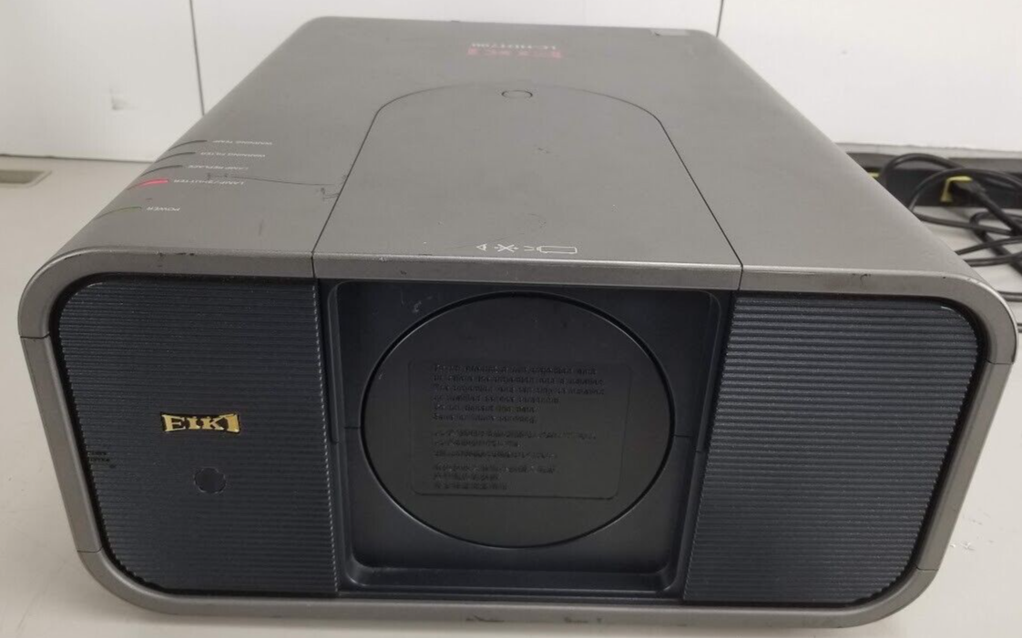 Eiki LC-HDT700 LCD Projector