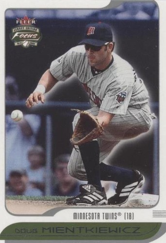 2002 Fleer Focus Jersey Edition - Doug Mientkiewicz #97