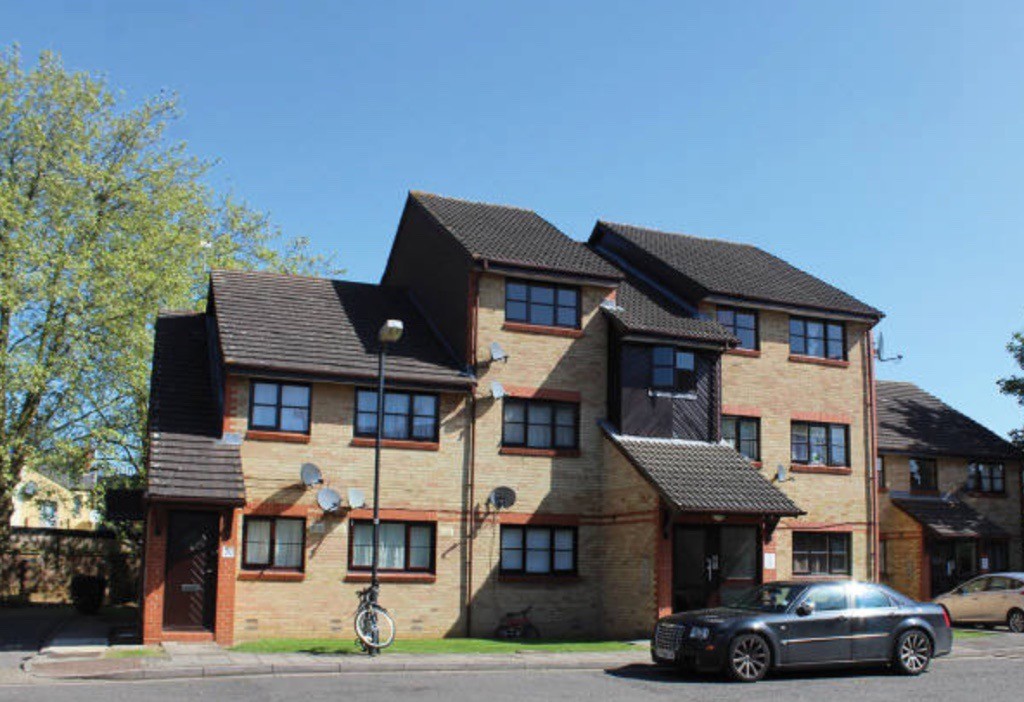 One Bedroom Unfurnished Flat to rent in Neasden NW10 in Neasden