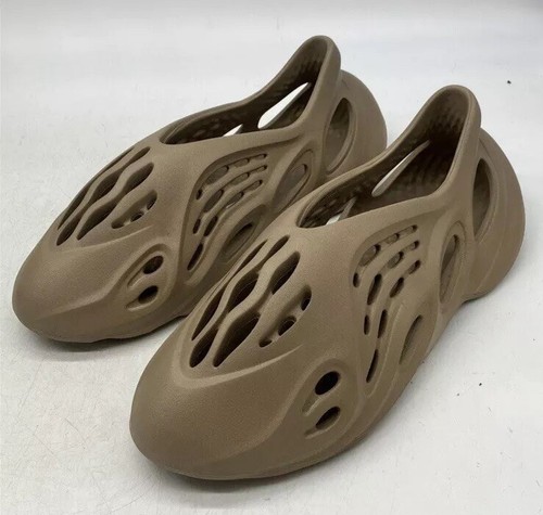 靴 adidas Yeezy Foam Runner Amazon.com | adidas Yeezy Foam Runner Clay Red HP5335