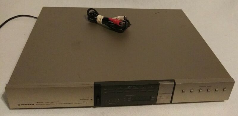 Pioneer F-9 Digital Synthesized Tuner FM/AM Digital Detector *TESTED GUC*