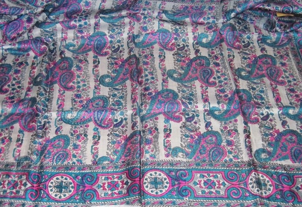 Vtg 1970s Paisley Silk Scarf Made in India 35