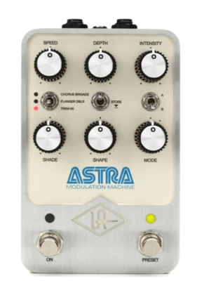 Universal Audio UAFX Astra Modulation Machine Effects Pedal