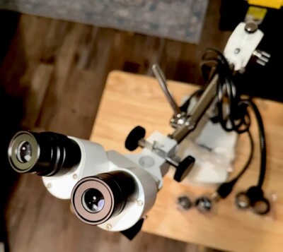 AmScope 10X-20X LED Binocular Stereo Microscope Boom Arm with Gooseneck Light