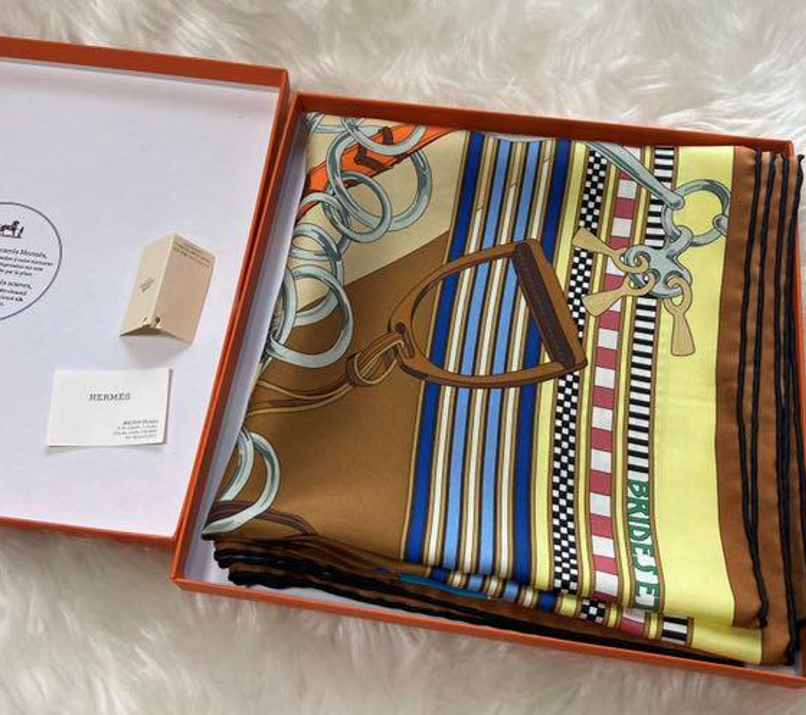 【大人気！】HERMES carre 90 application coton brides de HERMES 100% Silk Carre 90 Scarf BRIDES de GALA Pink White | eBay
