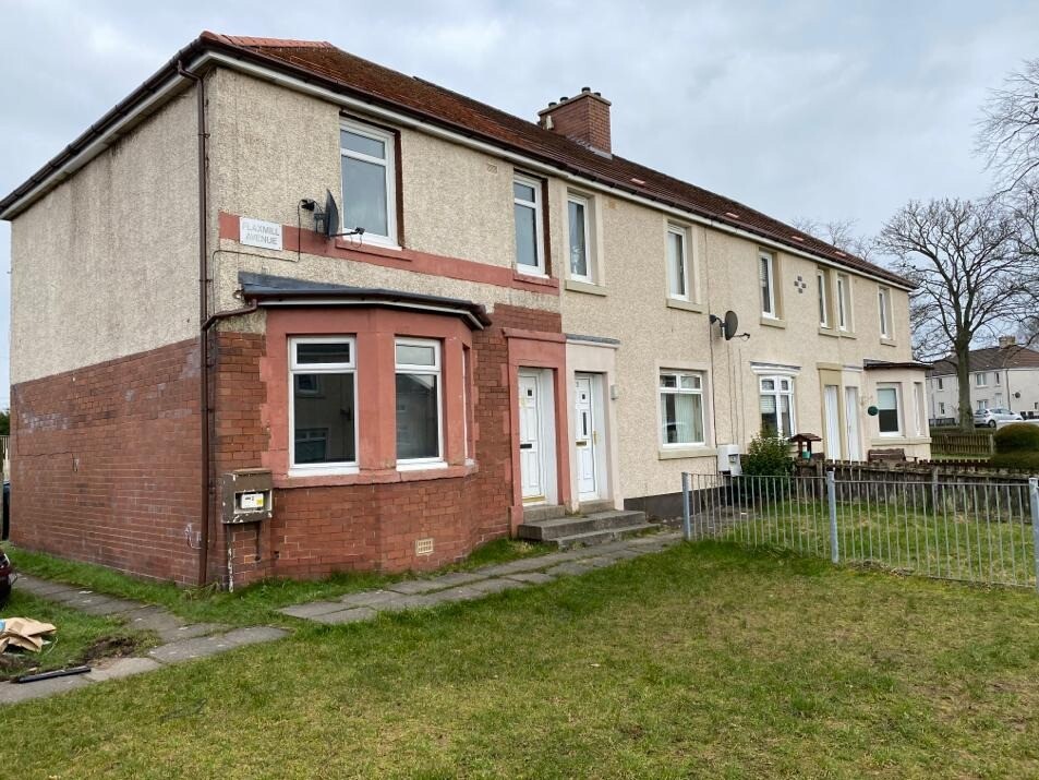 3 Bedroom End Terrace House located in Flaxmill Avenue Wishaw Available Now in Wishaw, North