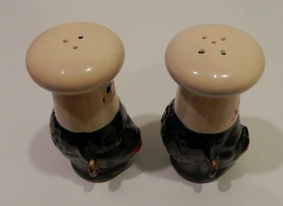 Black African Americana & Cannibal Salt & Pepper Shakers Great Condition  EE