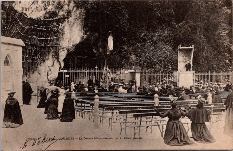 *55098 Cpa Lourdes - La Grotte Miraculeuse
