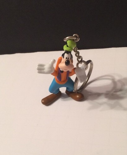 Disney Goofy Standing Shrugging PVC Keychain Keyring Applause