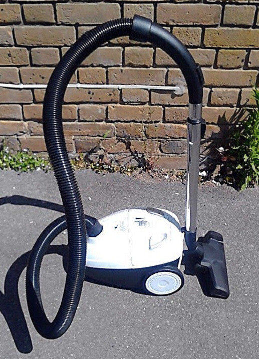 ARGOS Simple Value Bagged Vacuum Cleaner In VGC in Gravesend, Kent