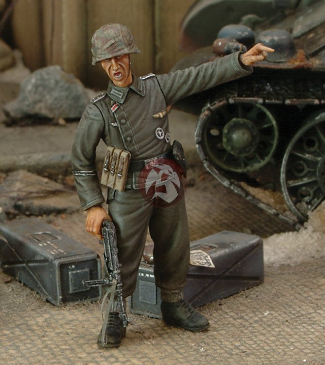 Royal Model 1/35 German Soldier Panzer-Pionier-Bataillon 124 Vienna 1945 227