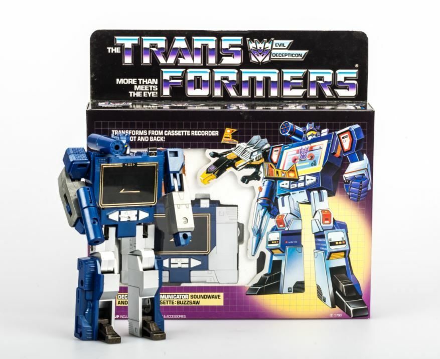 TRANSFORMERS G1 Reissue Soundwave brand new with BUZZSAW cassette