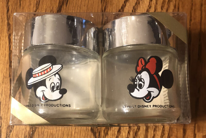 Disneyland Mickey Mouse and Minnie Glass Salt & Pepper Shakers New In Box 