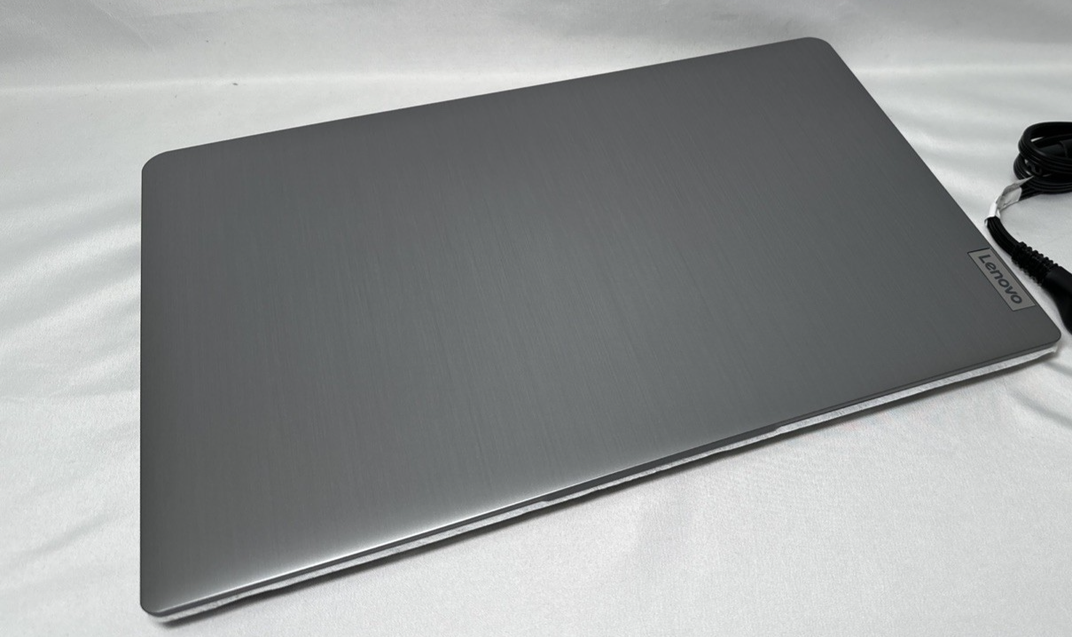 Lenovo IdeaPad 3 15IAU7 15.6