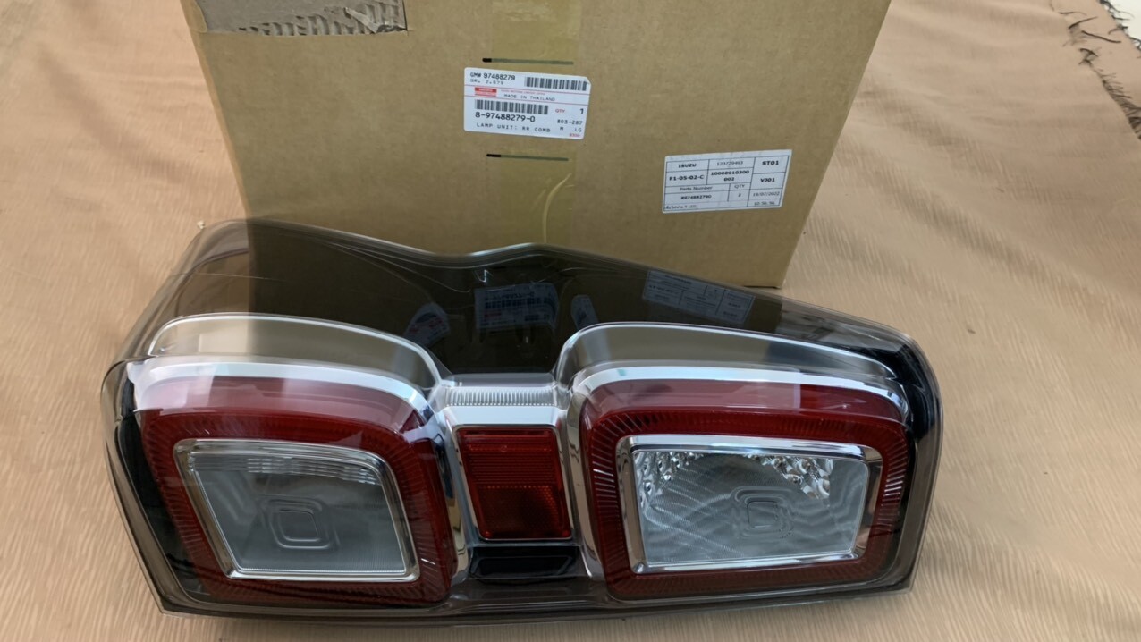 正品ISUZU 灯单元RR COMB 8974882790 | eBay