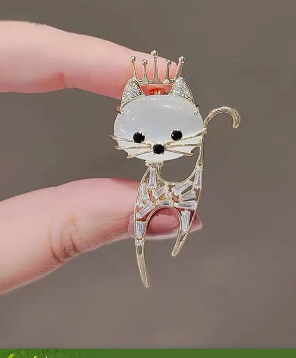 Cat Brooch Pin, Crowned Cat Brooch Pin, Cat Lovers, Gift