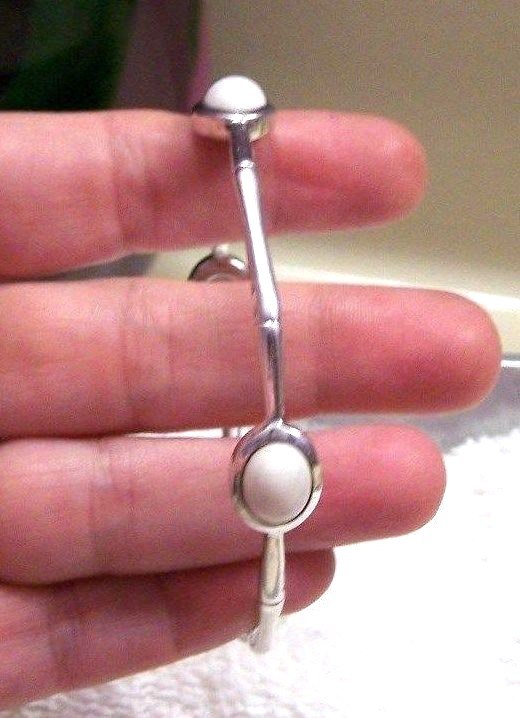 Thistle & Bee Bamboo Bangle Bracelet White Stones 7.5