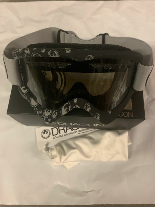 Dragon Alliance DX Ski snowboard Goggles adult small/medium fit  NEW