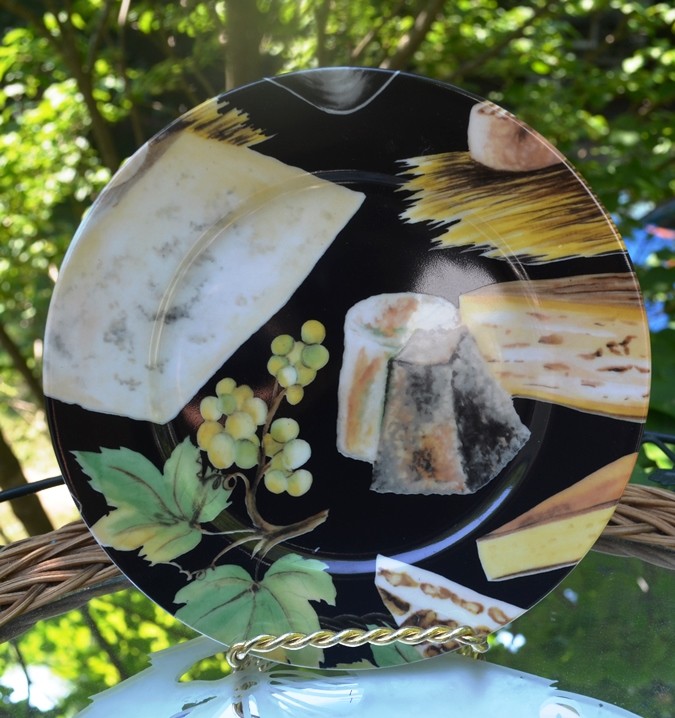 SET OF FOUR MINT ST. LIMOGES 7 1/2 INCH GRAPE & CHEESE SALAD PLATES