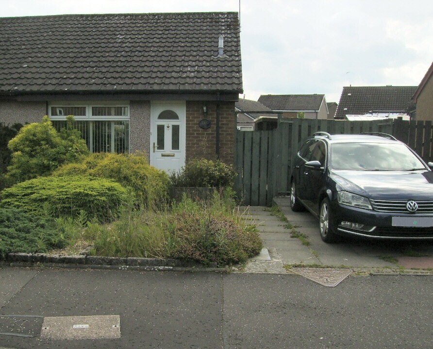 1 bedroom semidetached Bungalow Eliburn Livingston in Livingston