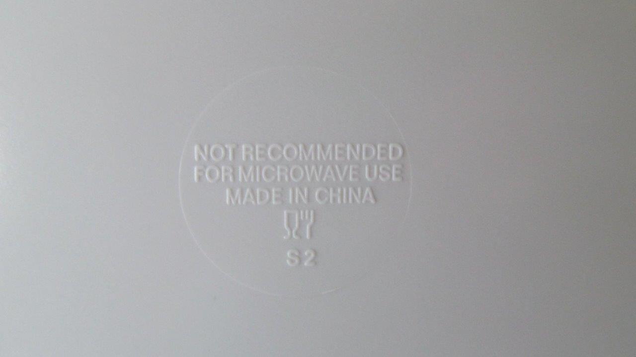 (6) Colorful Hard Plastic Fish Dinner Plates 10