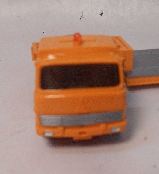 Wiking Germany HO 1:87 530 Magirus Tractor With Flat Bed Trailer Orange (RA)
