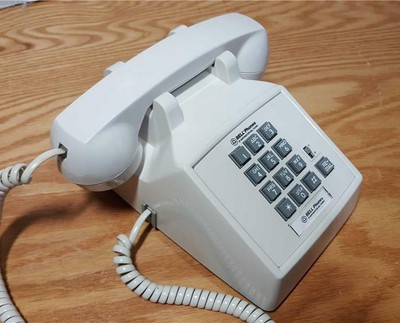 Bell Basic TT 51450 Push Button Single Line Corded White Desk Telephone Vintage