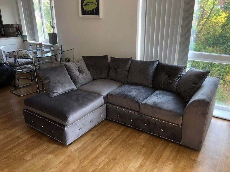 NEW ARRIVAL BRAND NEW DYLAN PLUSH VELVET CORNER SOFA in Corby