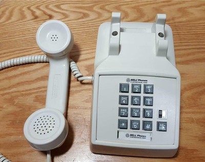 Bell Basic TT 51450 Push Button Single Line Corded White Desk Telephone Vintage