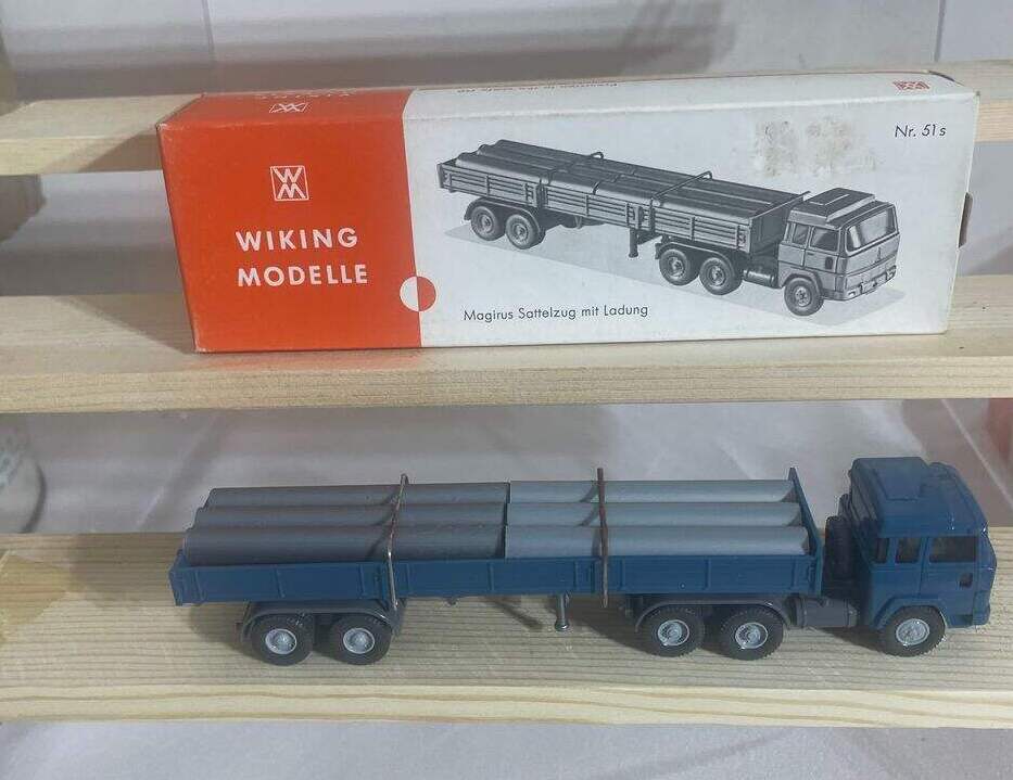1969  WIKING Nr 51s MAGINUS TRACTOR TRAILER WITH PIPE LOAD 1:87 SCALE NEW IN BOX
