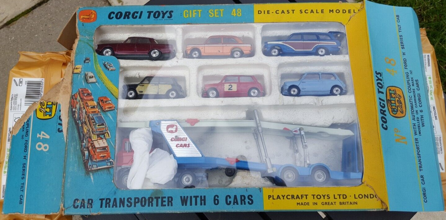 Corgi gift set 48. Ford transporter 6 cars boxed Signature