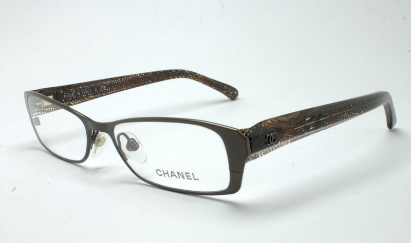 CHANEL　　VINTAGE　made in ITALY Chanel 6028 Vintage Sunglasses Made in Italy 2000's - New