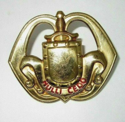 Netherlands Dutch Army Infantry General "Nulli Cedo" Cap Badge