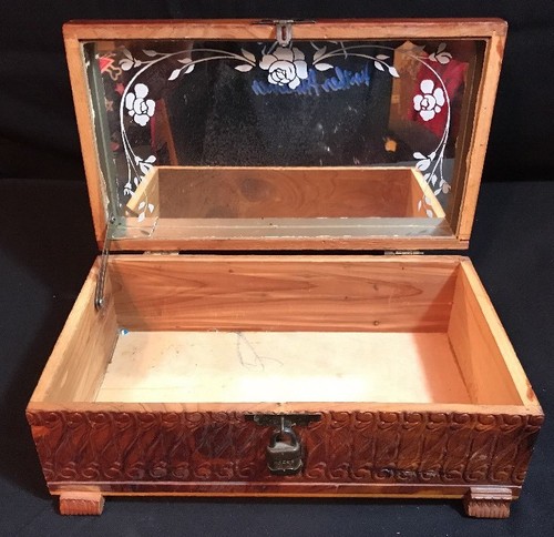 Vintage Carved wooden decorative box jewelry box mirrored lid With Lock