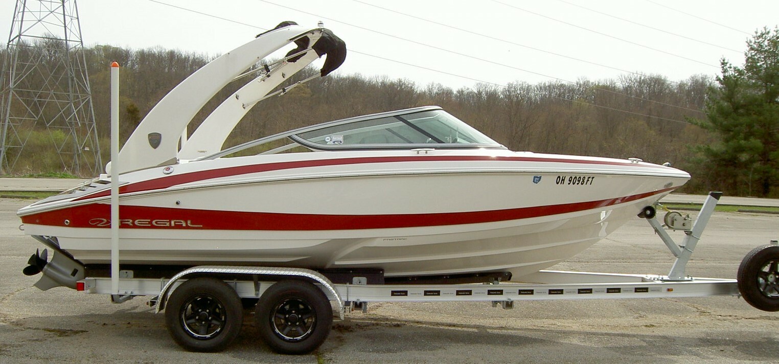 2014 Regal 2100 Wake / Ski boat with Power Tower. No Reserve!