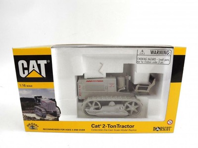 Norscot Die Cast 1:16 Scale CAT 2-Ton Tractor 55003