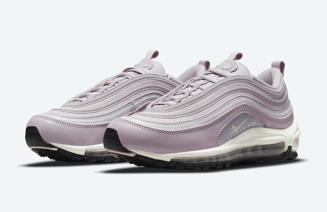 

Женские кроссовки Nike Air Max 97 Plum Fog Purple Pink Silver White DH0558-500 sz 6, Розовый, Nike Air Max 97