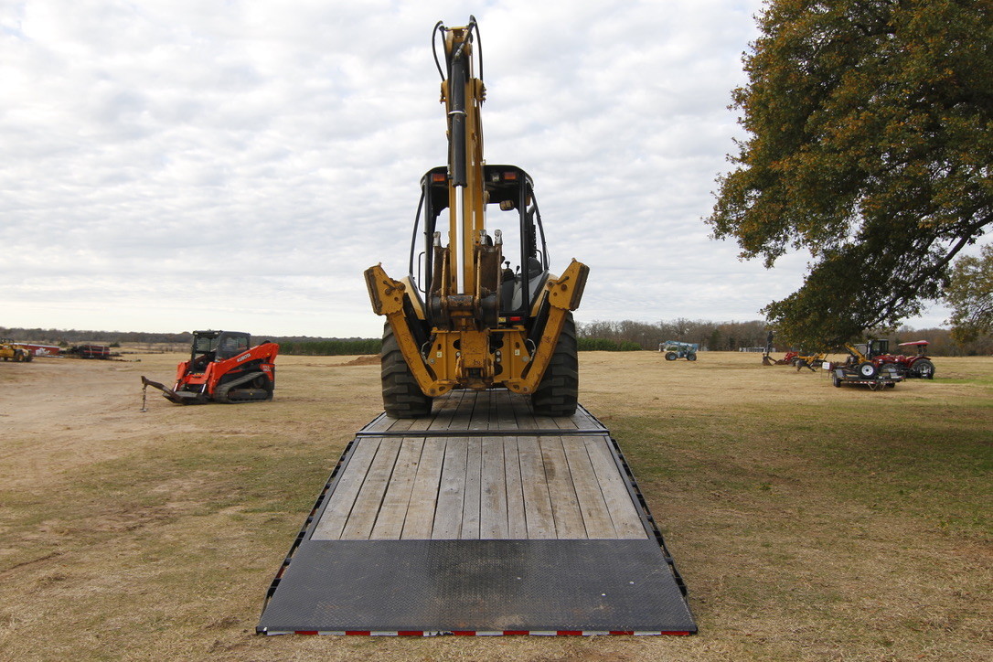 PJ Trailer HD 37ft Flatdeck with Hydraulic Dove Tail 12,000# Hyd/Disk LOADED