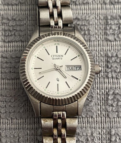 時計 CITIZEN CQ LADIES DIVERS 150m 4-753321 Y CITIZEN CQ 4-753321Y Diver's 150m Ladies Daydate Water