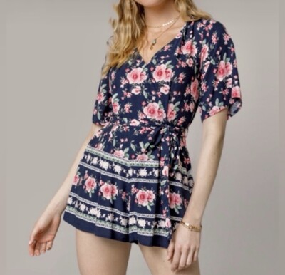 Francesca s Trixxi Coral & Navy Blue Rose Floral Romper Size Medium