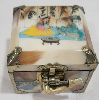 Reverse Painted Ox Horn Korean Jewelry Box w/Fish Lock & Description by Anam