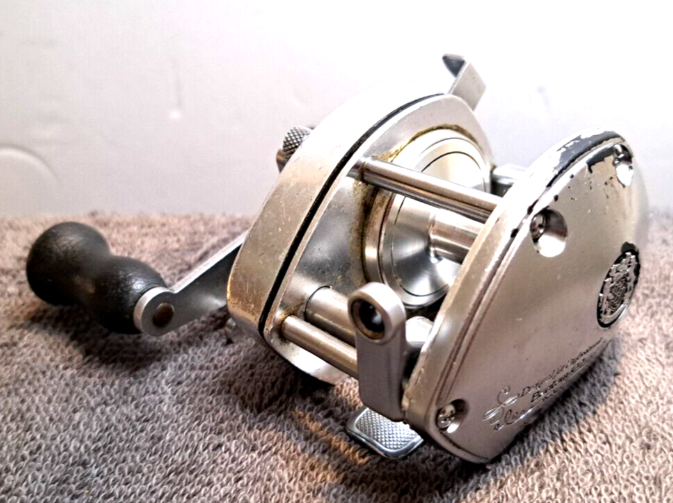 Vintage Shimano Bantam 100 Designed For Professionals Fishing Reel WORKS  GREAT