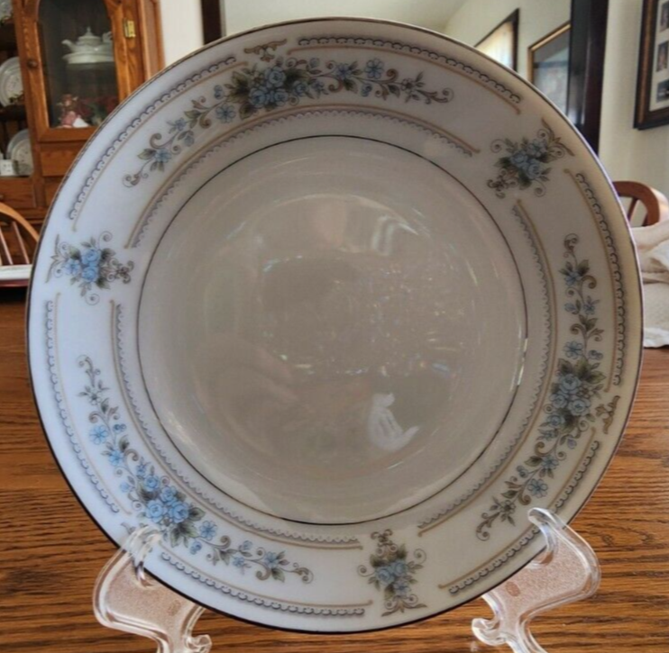 Elington Berry Dessert Bowls (pairs) 5 1/4" Wade Porcelain White Blue Platinum !