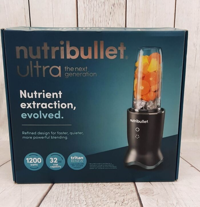 Nutribullet NB500 Ultra 32 cup 8 pc set 1200 watts Blender
