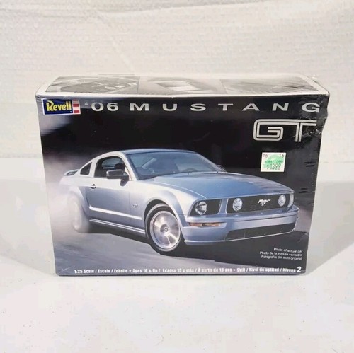 ヴィンテージ Revell 1/25 フォード・スーパースタリオン・マスタング ヴィンテージ Revell 1/25 フォード・スーパースタリオン