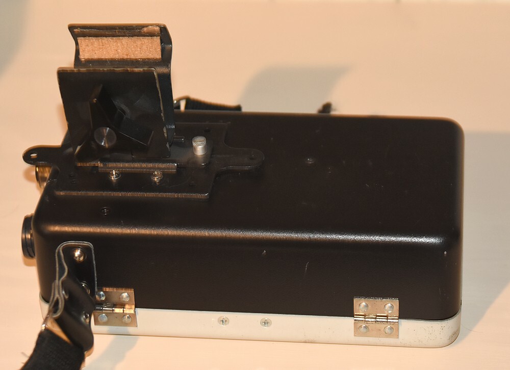 Norman 400B flash unit- working in very good condition (includes fasteners)