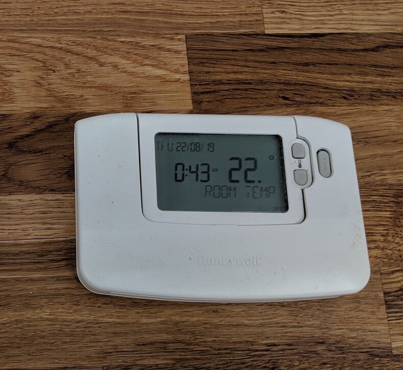 Honeywell CM907 7 day programmable thermostat in Oxford