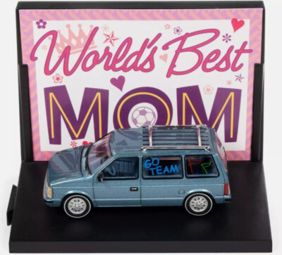 1984 Dodge Caravan + Display Worlds Best MOM *RR* Auto World Premium Hobby 1:64