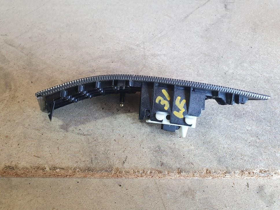 2005 Clk MERCEDES POWER WINDOW SWITCH LH FRONT WITH TRIM A209/C209 06/02-06/09 image 3